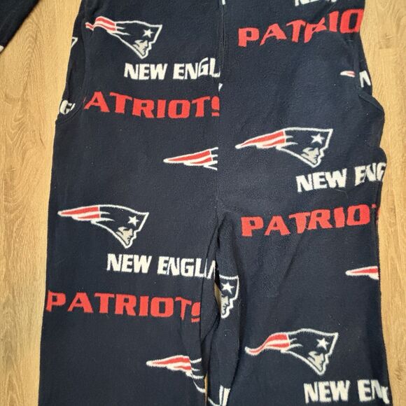 New England Patriots Women's Small Footed Sleeper Pajamas 64" Long NFL Team - Picture 5 of 8